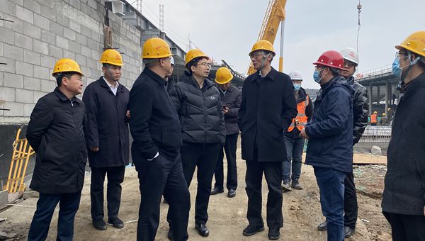 趙立群副市長(zhǎng)一行專題調(diào)研高鐵站區(qū)建設(shè)情況